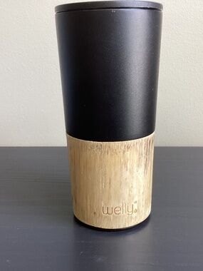 WELLY Black and Bamboo 18oz Water Bottle Screw on Locking Sipper Lid BPA Free